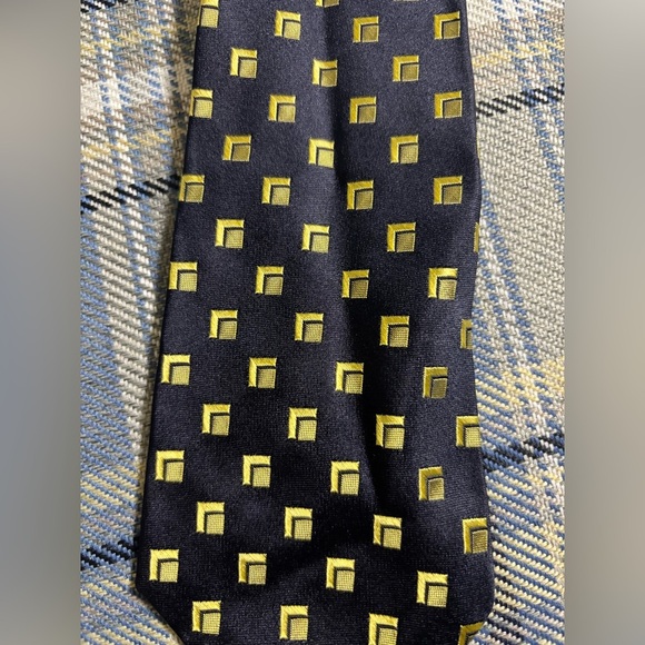 Christian Dior 100% Silk Tie | Mens Tie | Square Pattern - Picture 5 of 5